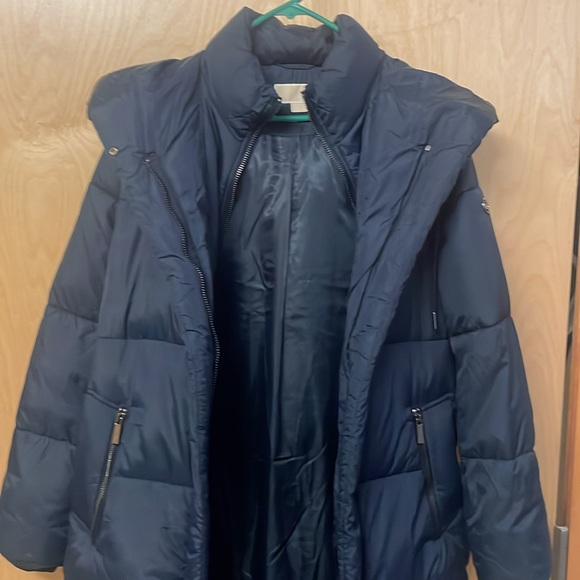 NWT MICHAEL KORS flawless, midi jacket. Dark blue, size Large. Zipper pockets. - Picture 7 of 16
